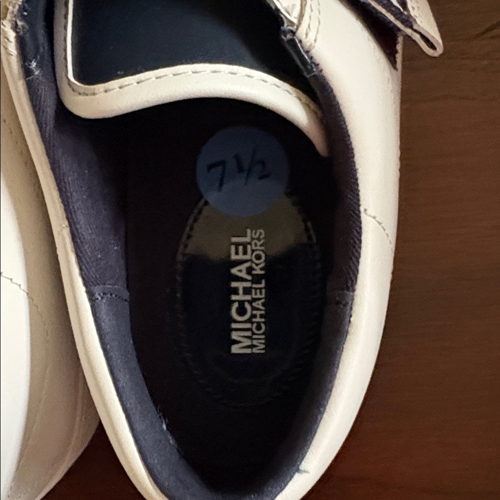 Size 7 1/2 Michael Kors White Leather Sneakers with Black Logo Straps-New - Picture 2 of 5